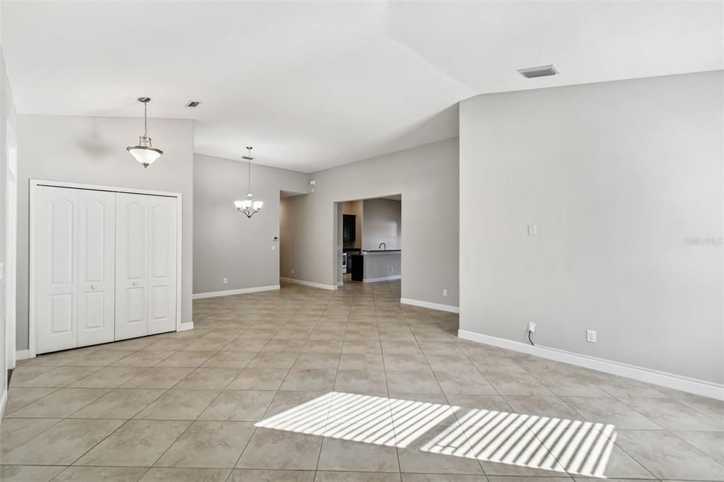 For Sale: $574,900 (4 beds, 3 baths, 2421 Square Feet)