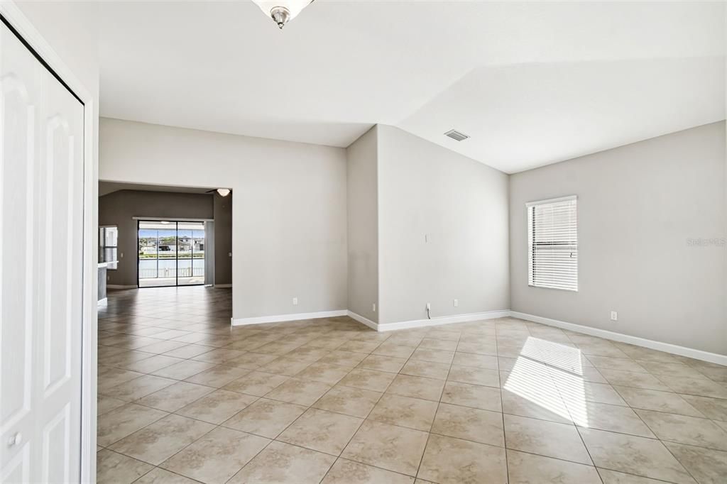 For Sale: $574,900 (4 beds, 3 baths, 2421 Square Feet)