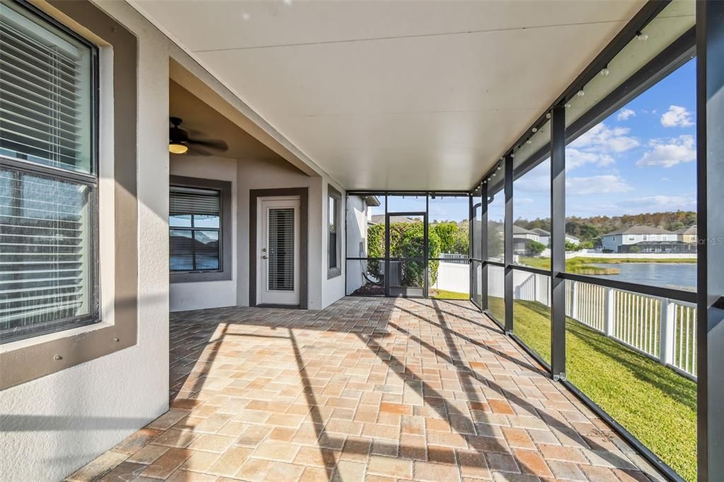 For Sale: $574,900 (4 beds, 3 baths, 2421 Square Feet)