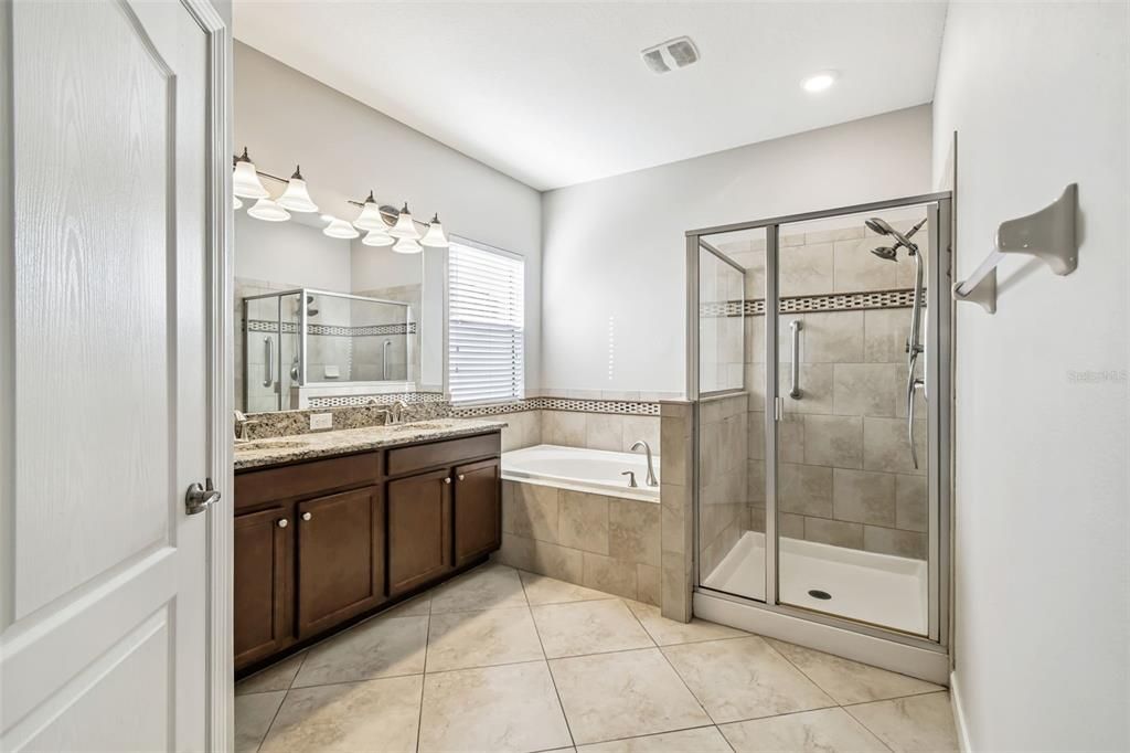 For Sale: $574,900 (4 beds, 3 baths, 2421 Square Feet)