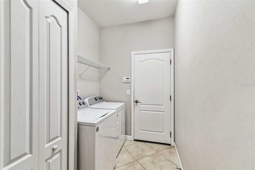 For Sale: $574,900 (4 beds, 3 baths, 2421 Square Feet)