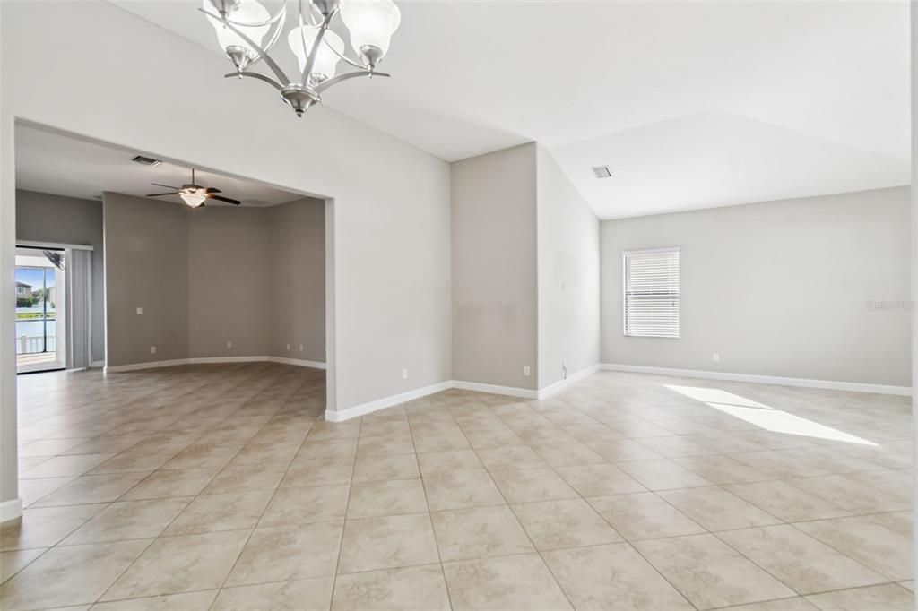 For Sale: $574,900 (4 beds, 3 baths, 2421 Square Feet)