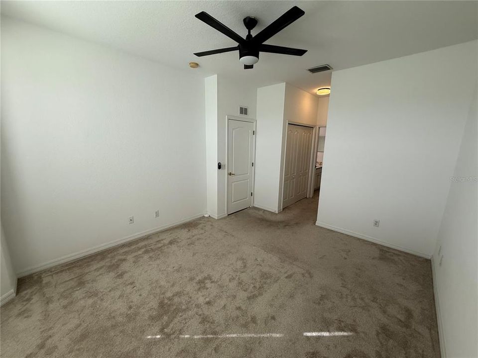 В аренду: $1,850 (2 спален, 2 ванн, 1104 Квадратных фут)