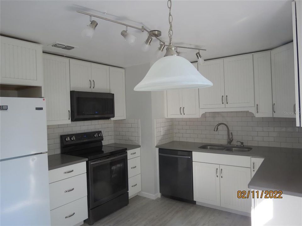 For Rent: $2,495 (3 beds, 2 baths, 1185 Square Feet)