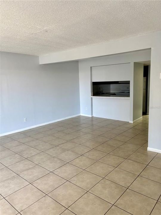 For Rent: $1,175 (2 beds, 1 baths, 870 Square Feet)