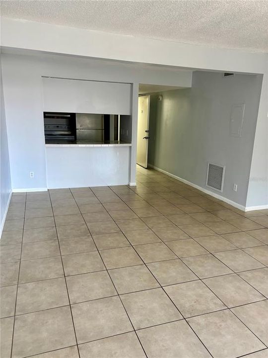 For Rent: $1,175 (2 beds, 1 baths, 870 Square Feet)