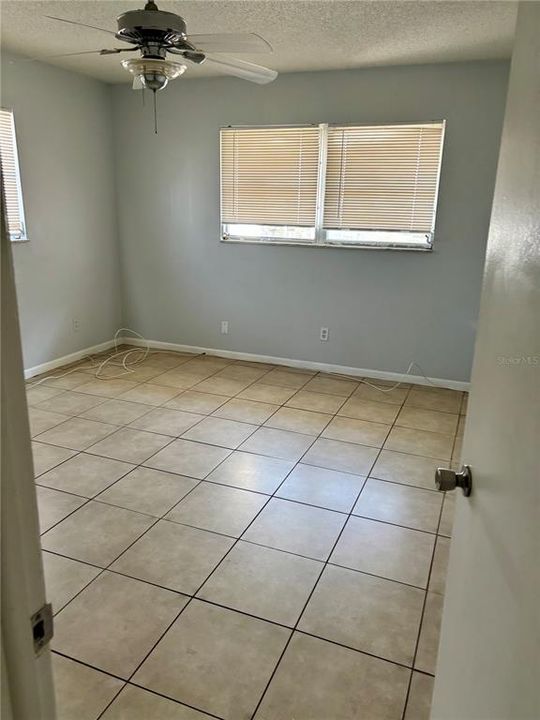 For Rent: $1,175 (2 beds, 1 baths, 870 Square Feet)