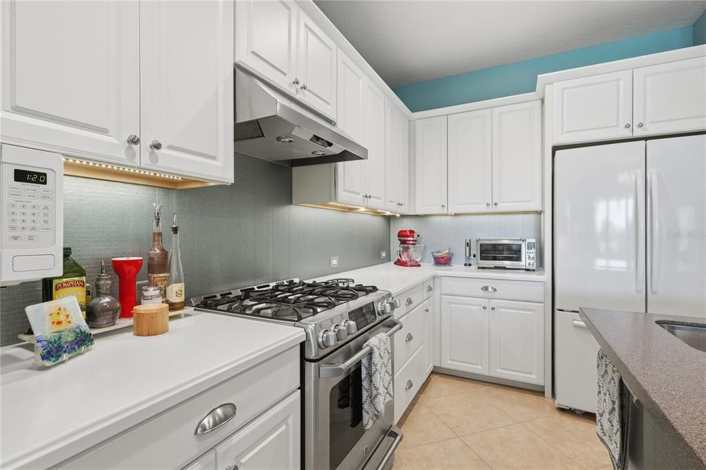 For Sale: $424,900 (2 beds, 2 baths, 1495 Square Feet)