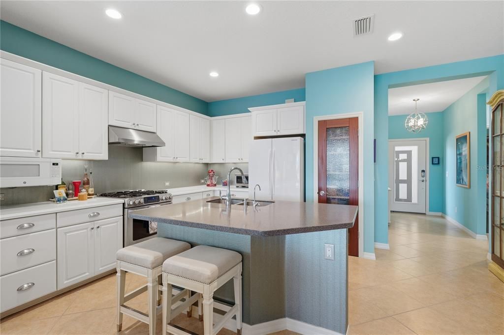 For Sale: $424,900 (2 beds, 2 baths, 1495 Square Feet)
