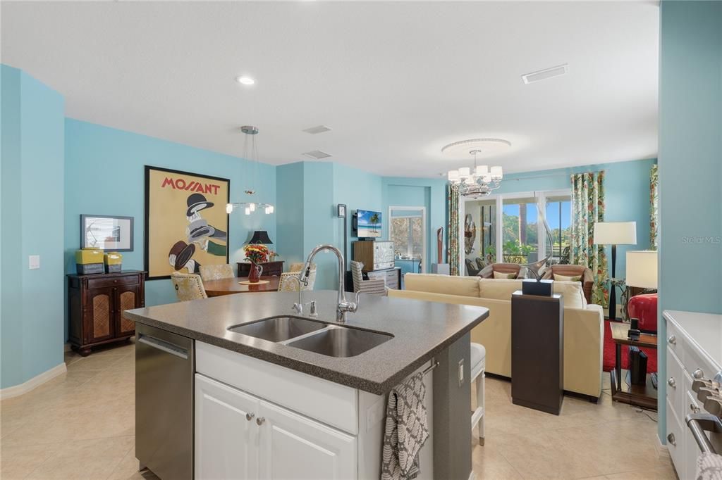 For Sale: $424,900 (2 beds, 2 baths, 1495 Square Feet)