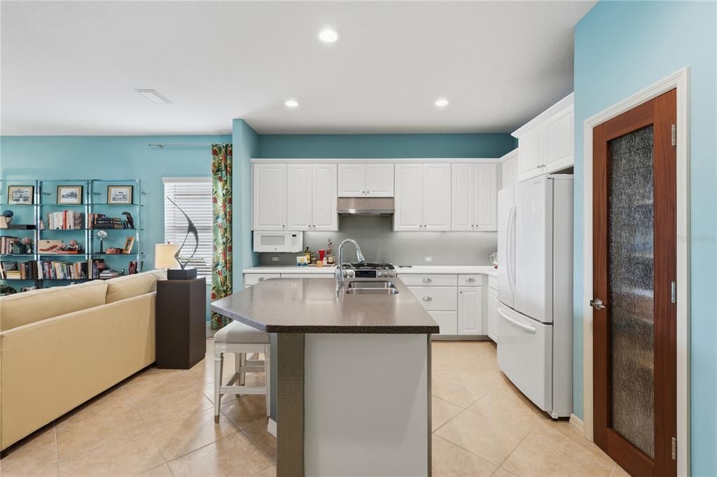 For Sale: $424,900 (2 beds, 2 baths, 1495 Square Feet)