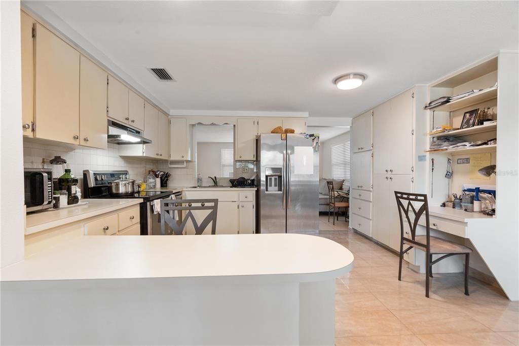 Active With Contract: $219,900 (2 beds, 2 baths, 1080 Square Feet)