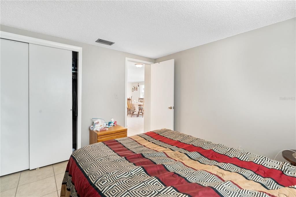 Active With Contract: $219,900 (2 beds, 2 baths, 1080 Square Feet)