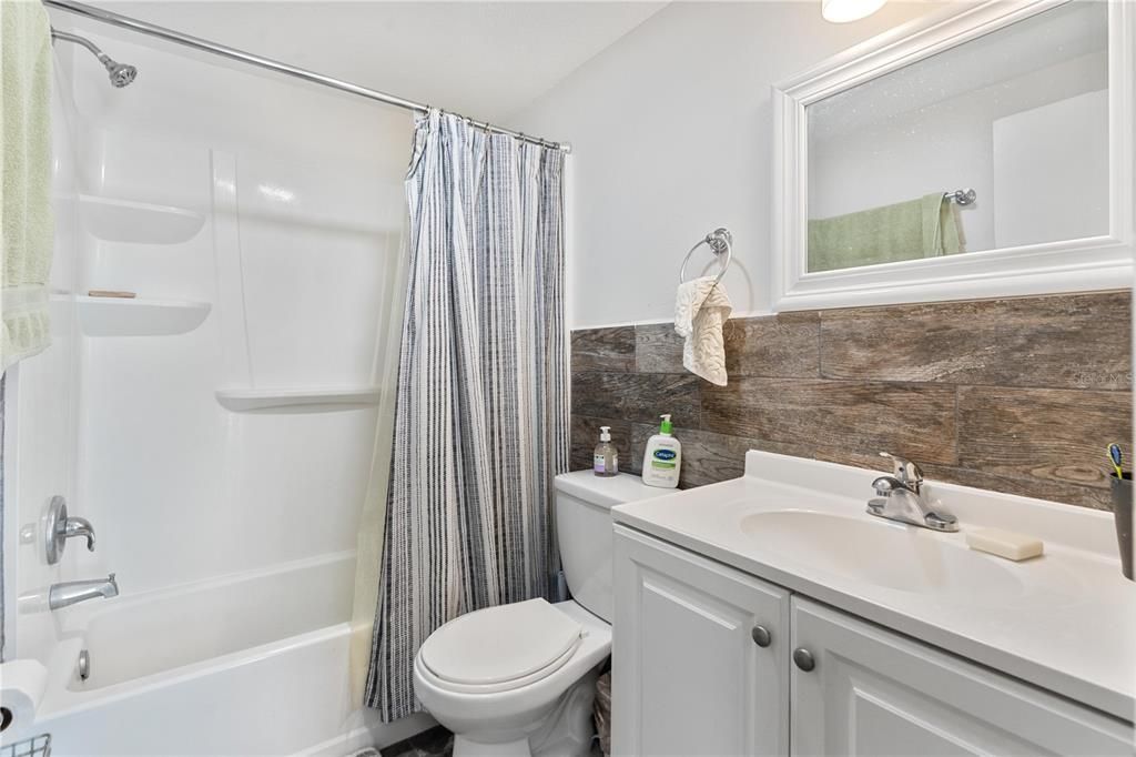 Active With Contract: $219,900 (2 beds, 2 baths, 1080 Square Feet)