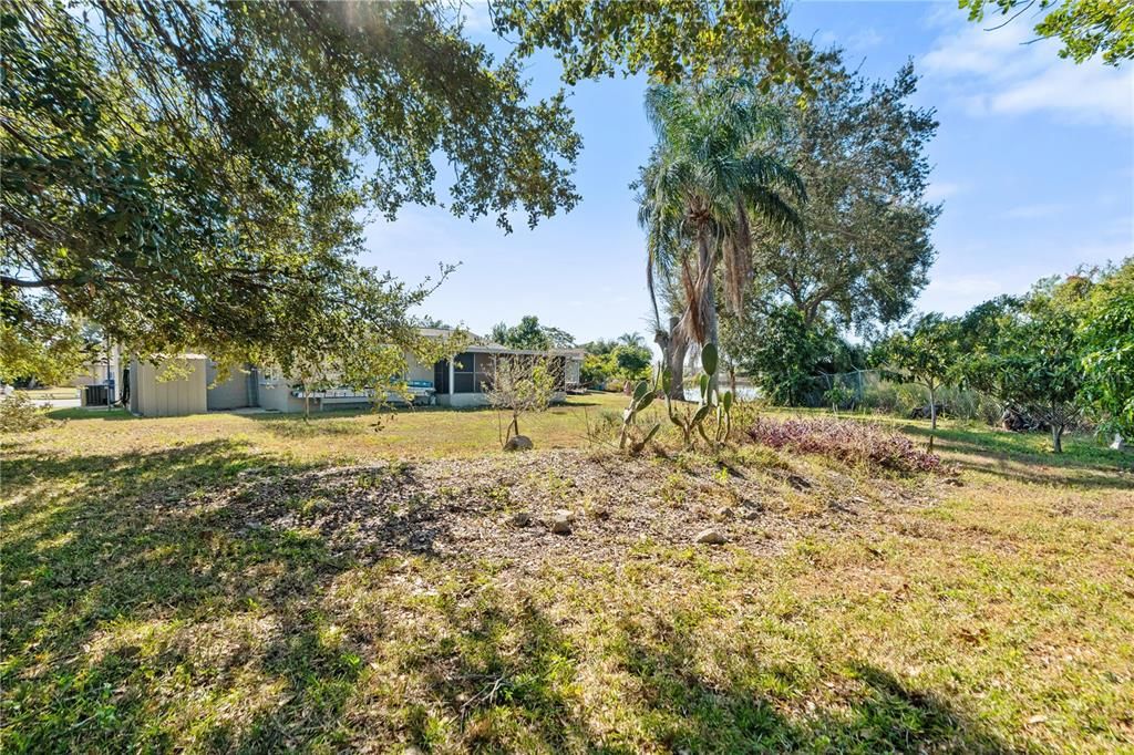 Active With Contract: $219,900 (2 beds, 2 baths, 1080 Square Feet)