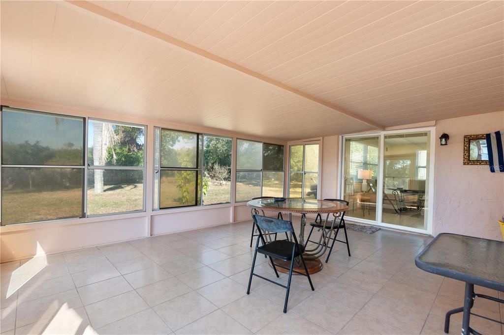 Active With Contract: $219,900 (2 beds, 2 baths, 1080 Square Feet)