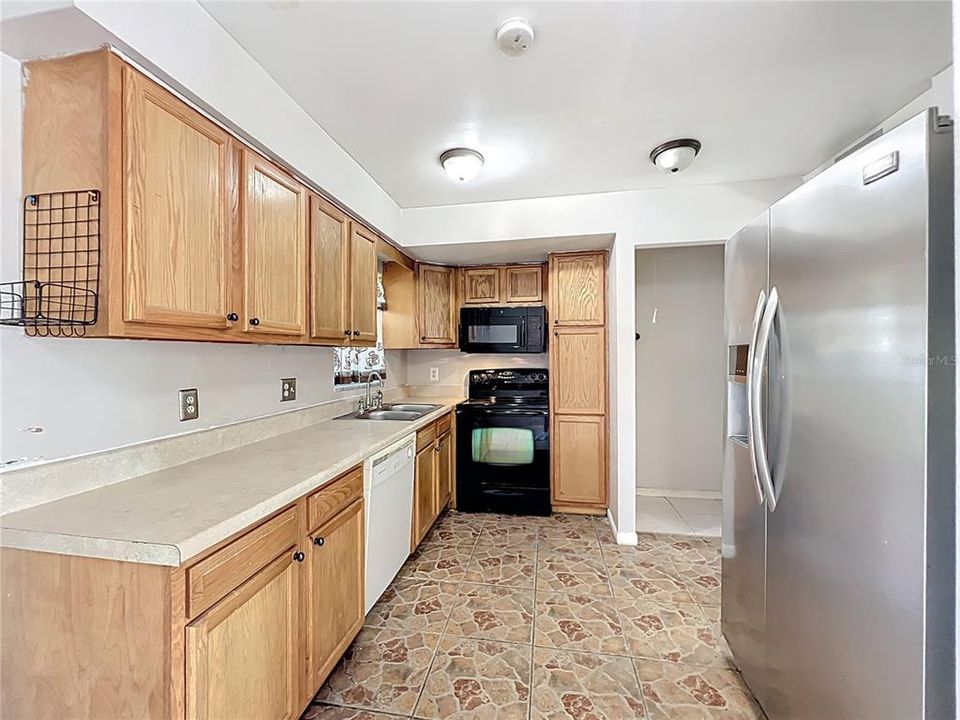 For Rent: $1,600 (2 beds, 2 baths, 1030 Square Feet)