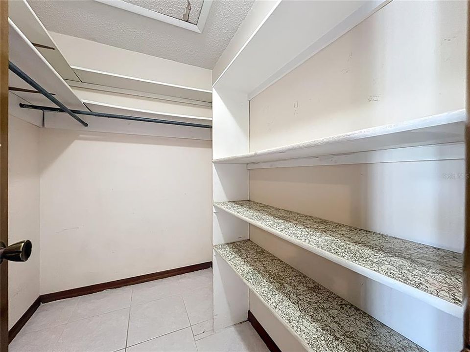 For Rent: $1,600 (2 beds, 2 baths, 1030 Square Feet)