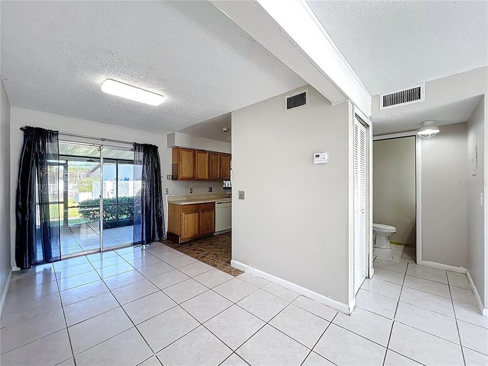 For Rent: $1,600 (2 beds, 2 baths, 1030 Square Feet)