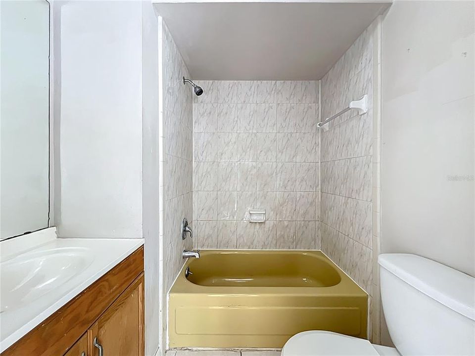 For Rent: $1,600 (2 beds, 2 baths, 1030 Square Feet)