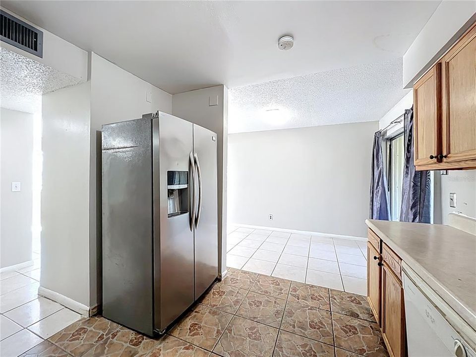 For Rent: $1,600 (2 beds, 2 baths, 1030 Square Feet)