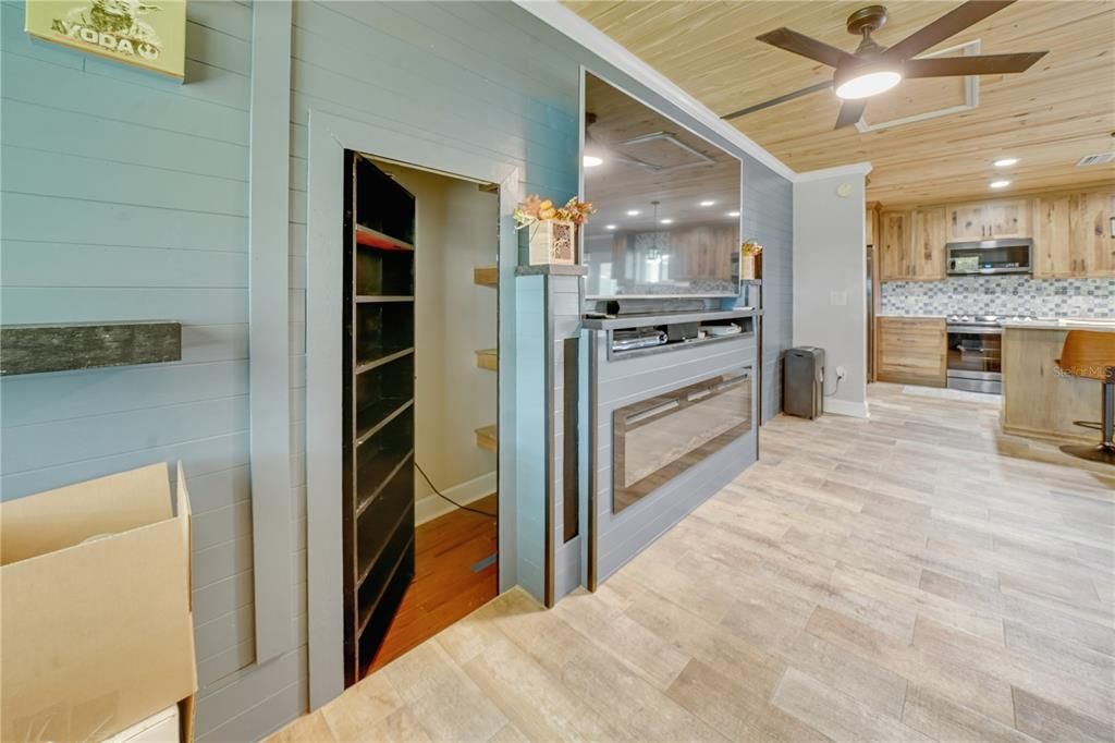 En Venta: $599,900 (3 camas, 3 baños, 2285 Pies cuadrados)