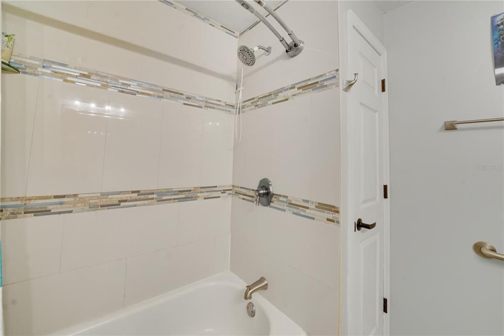 En Venta: $599,900 (3 camas, 3 baños, 2285 Pies cuadrados)