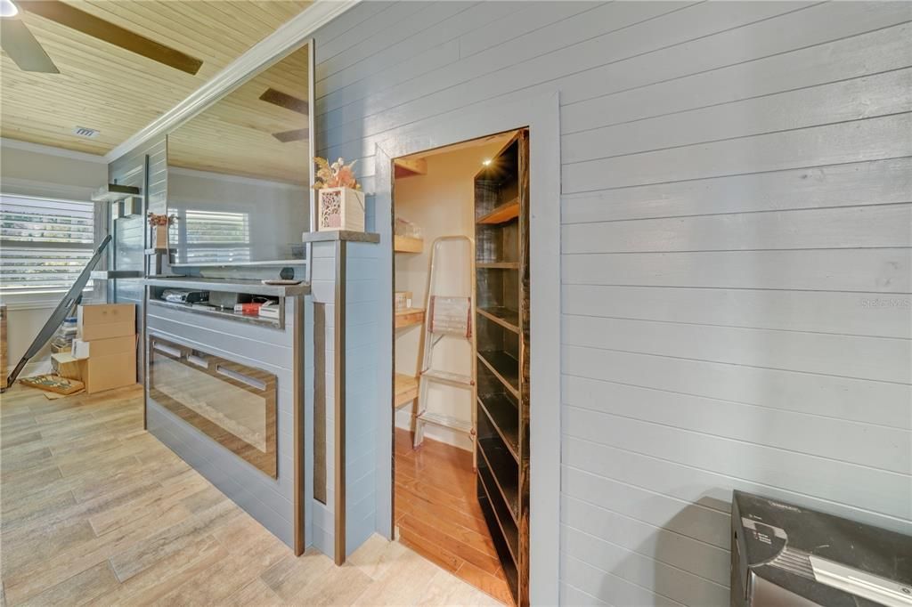 En Venta: $599,900 (3 camas, 3 baños, 2285 Pies cuadrados)