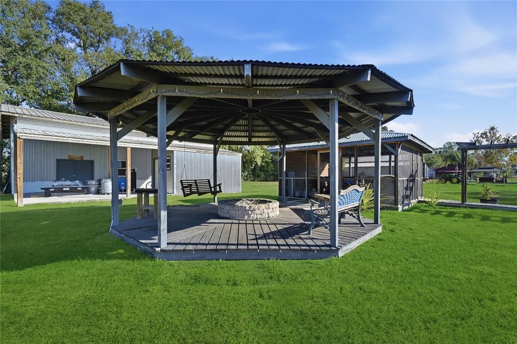 En Venta: $599,900 (3 camas, 3 baños, 2285 Pies cuadrados)