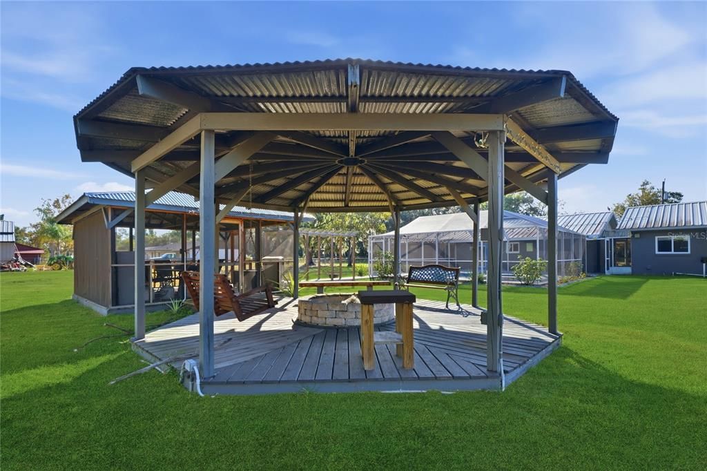 En Venta: $599,900 (3 camas, 3 baños, 2285 Pies cuadrados)