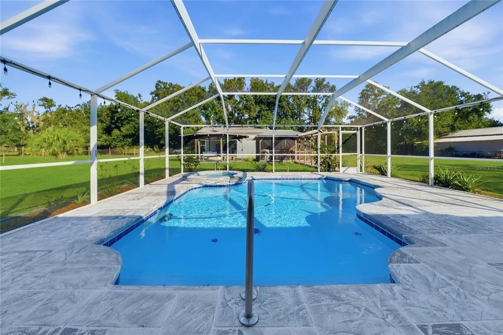 En Venta: $599,900 (3 camas, 3 baños, 2285 Pies cuadrados)