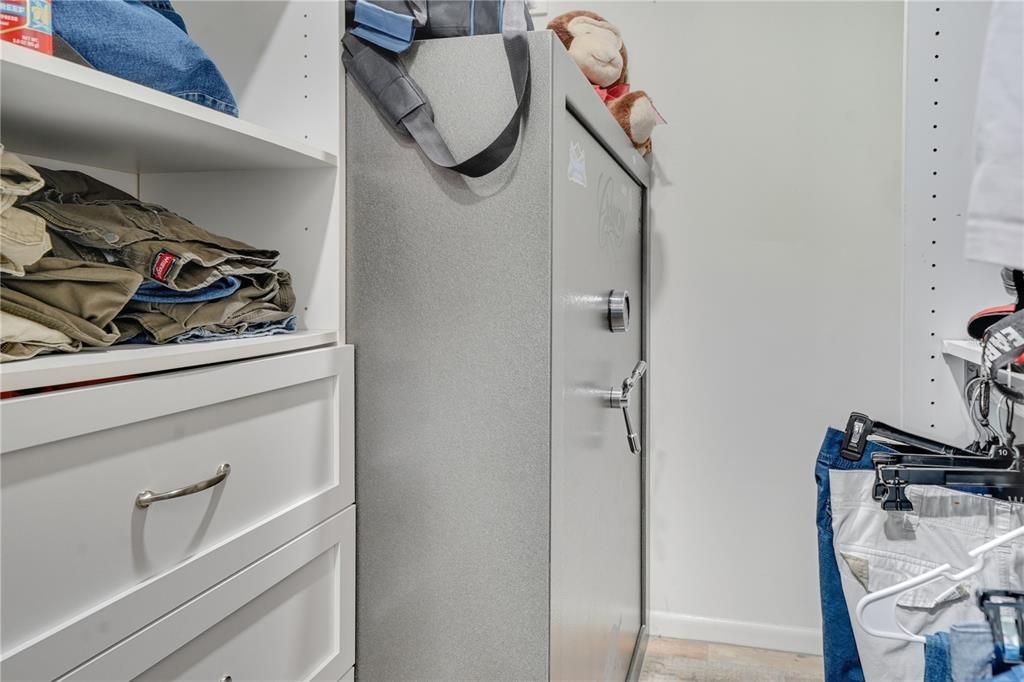 En Venta: $599,900 (3 camas, 3 baños, 2285 Pies cuadrados)