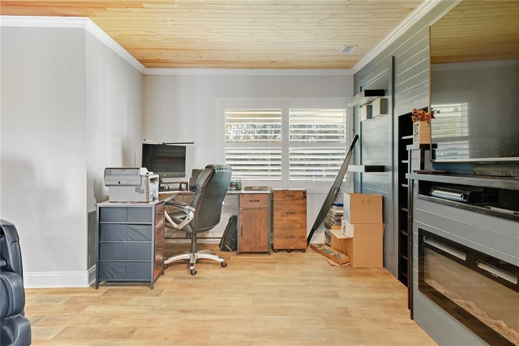 En Venta: $599,900 (3 camas, 3 baños, 2285 Pies cuadrados)