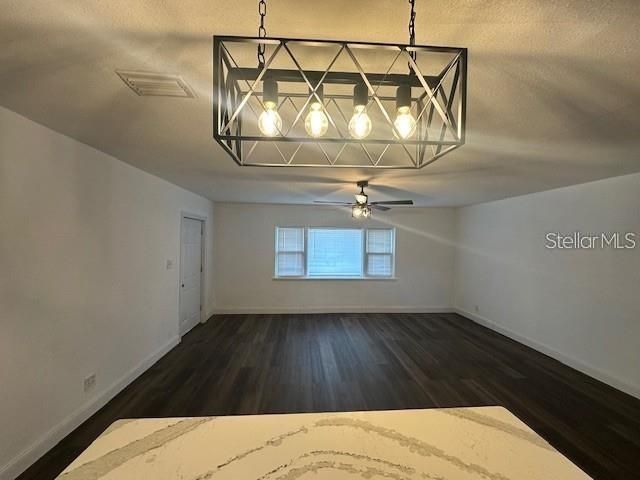 For Sale: $269,900 (2 beds, 1 baths, 1110 Square Feet)