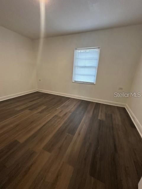 For Sale: $269,900 (2 beds, 1 baths, 1110 Square Feet)