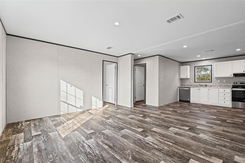 待售: $289,000 (3 贝兹, 2 浴室, 1067 平方英尺)