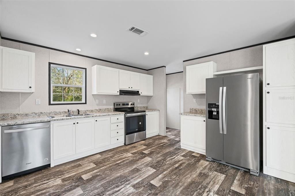 待售: $289,000 (3 贝兹, 2 浴室, 1067 平方英尺)