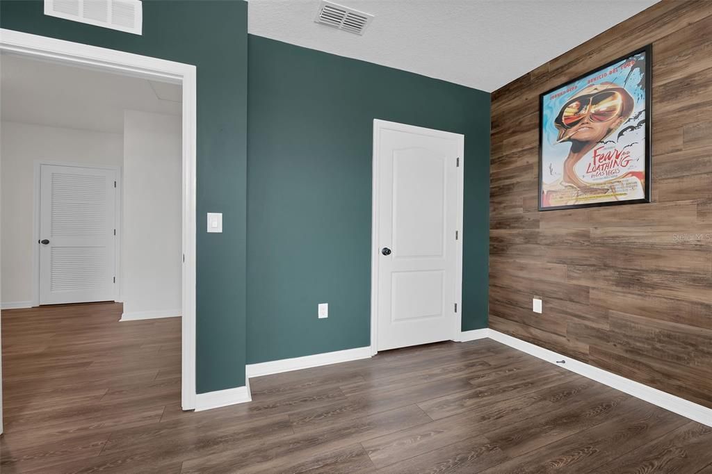 For Sale: $409,000 (4 beds, 2 baths, 2526 Square Feet)