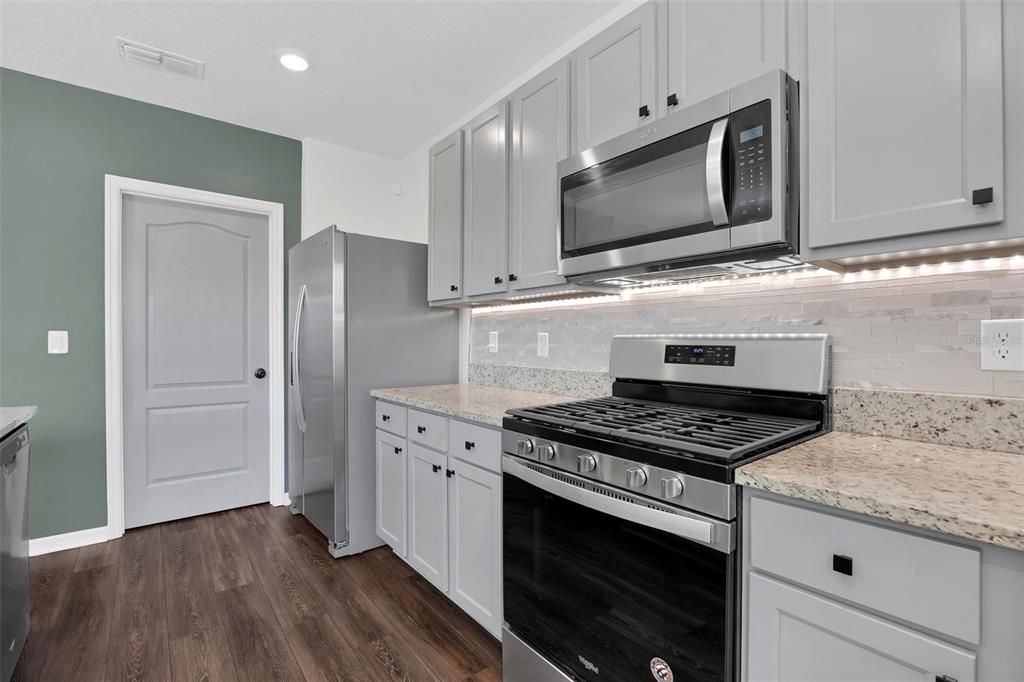 For Sale: $409,000 (4 beds, 2 baths, 2526 Square Feet)