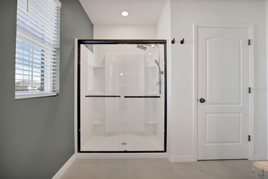 For Sale: $409,000 (4 beds, 2 baths, 2526 Square Feet)