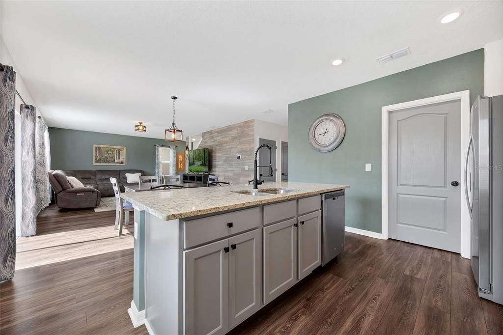 For Sale: $409,000 (4 beds, 2 baths, 2526 Square Feet)