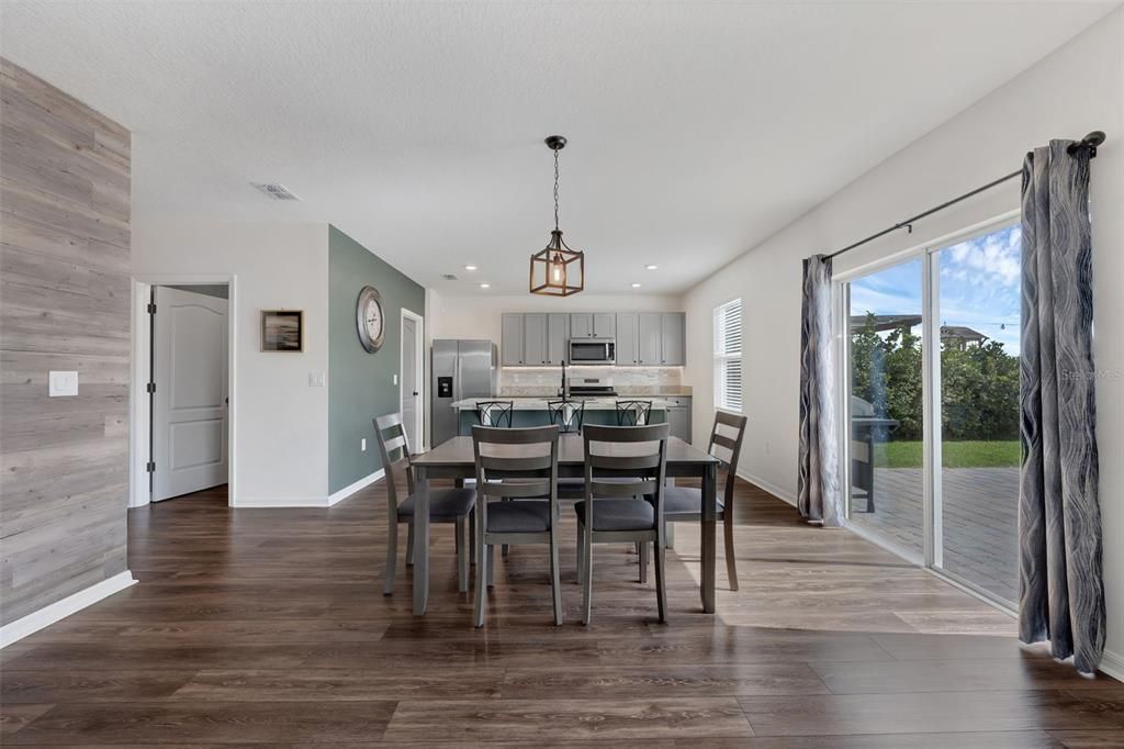 For Sale: $409,000 (4 beds, 2 baths, 2526 Square Feet)