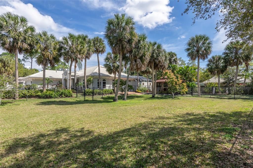 En Venta: $325,000 (0.22 acres)