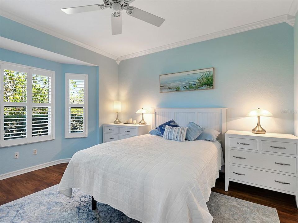 合同活跃: $335,000 (2 贝兹, 2 浴室, 1456 平方英尺)