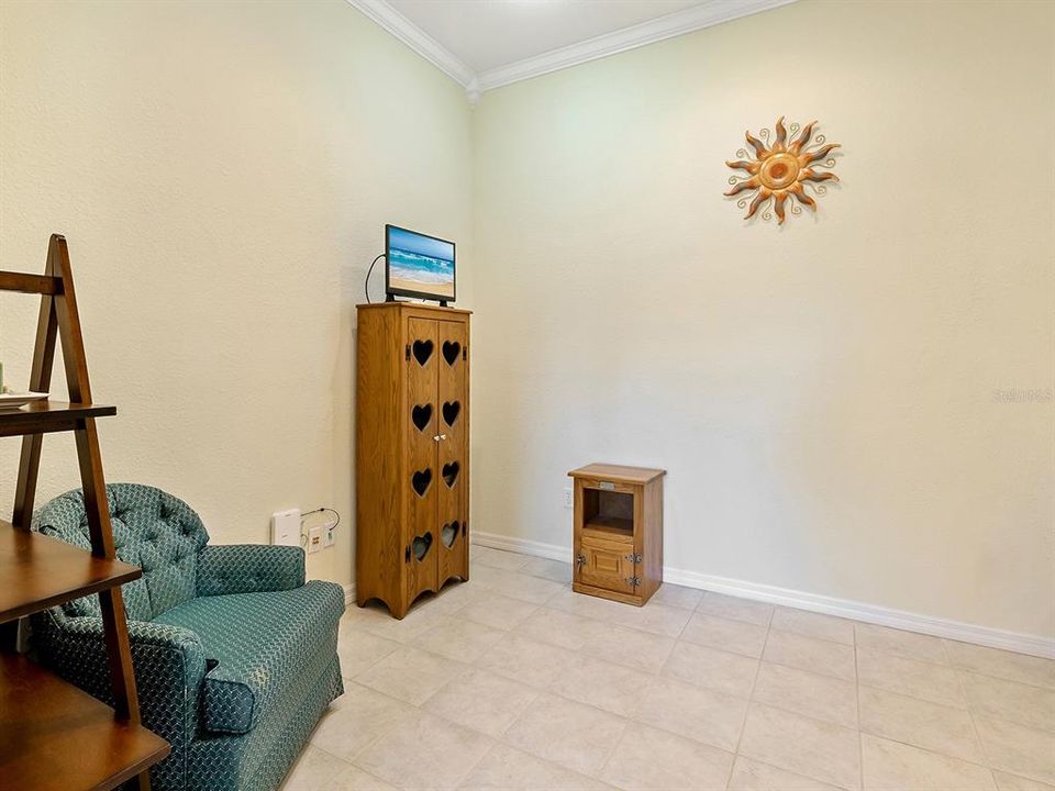 合同活跃: $335,000 (2 贝兹, 2 浴室, 1456 平方英尺)