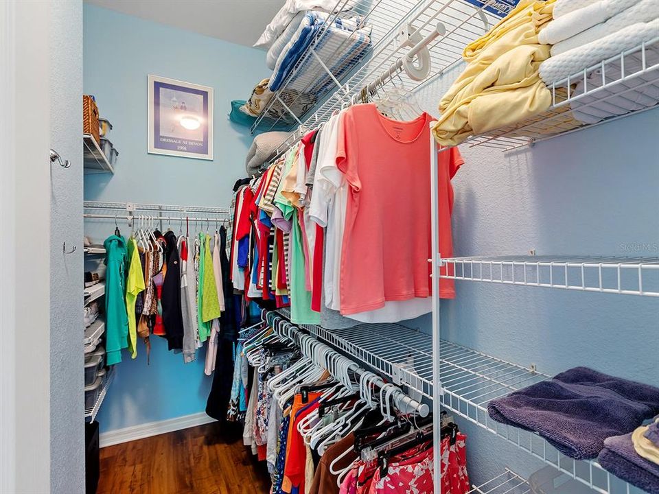 合同活跃: $335,000 (2 贝兹, 2 浴室, 1456 平方英尺)