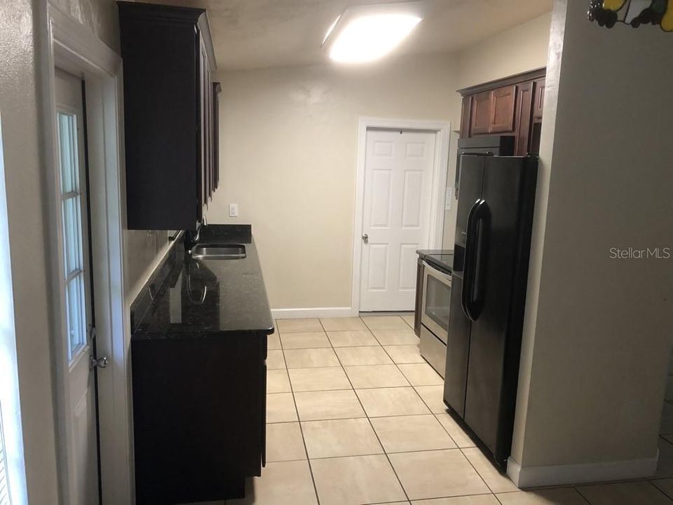 For Rent: $2,195 (4 beds, 3 baths, 1567 Square Feet)