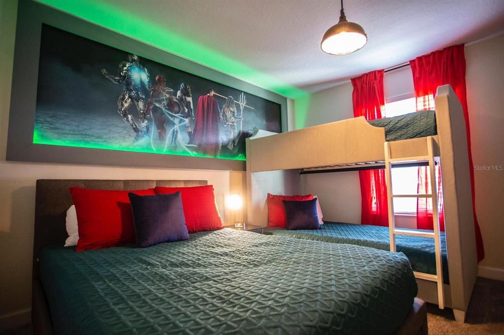 En Venta: $413,000 (4 camas, 3 baños, 1914 Pies cuadrados)