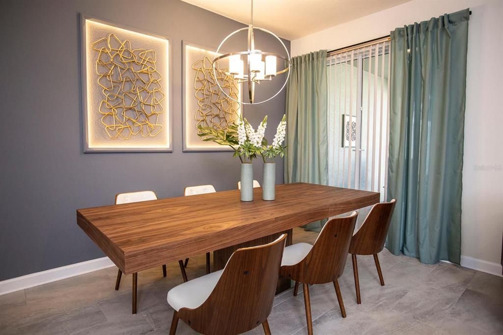 En Venta: $413,000 (4 camas, 3 baños, 1914 Pies cuadrados)