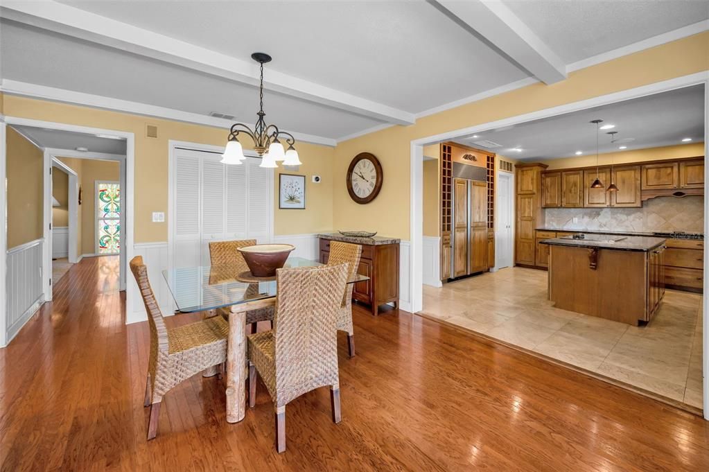 For Sale: $2,300,000 (5 beds, 4 baths, 4696 Square Feet)